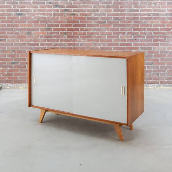 Mid-century dressoir van Jiří Jiroutek