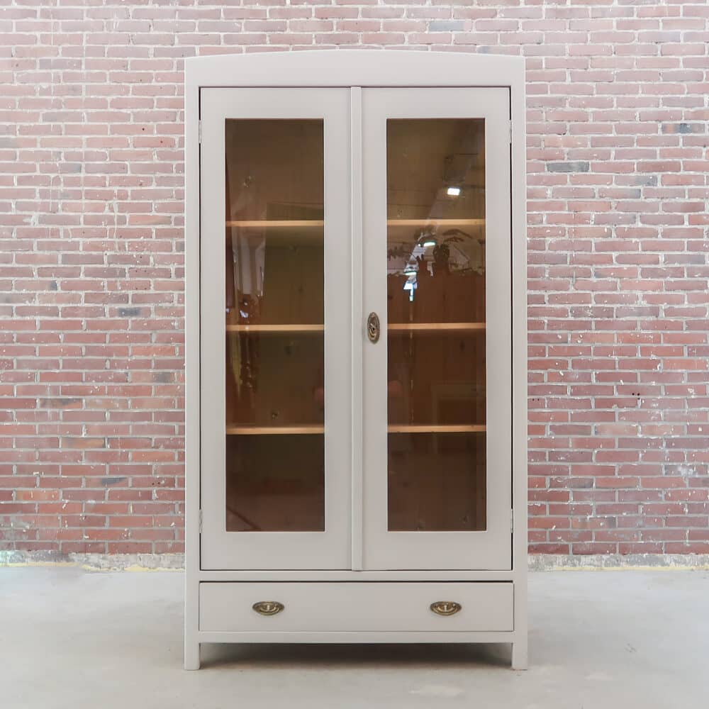 Brocante vitrinekast