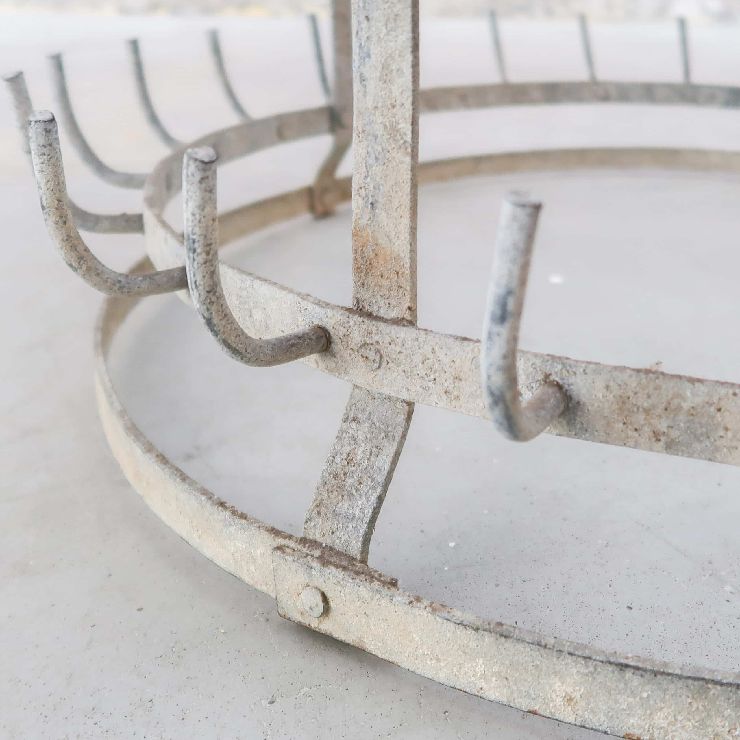 Brocante zinken flessenrek - Afbeelding 8