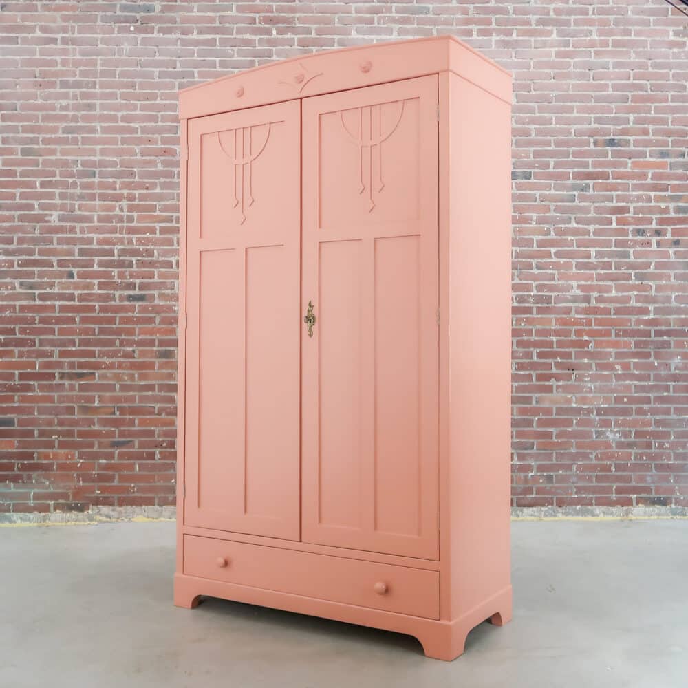 Roze linnenkast