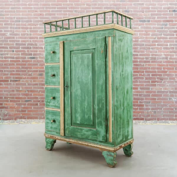Antieke kast