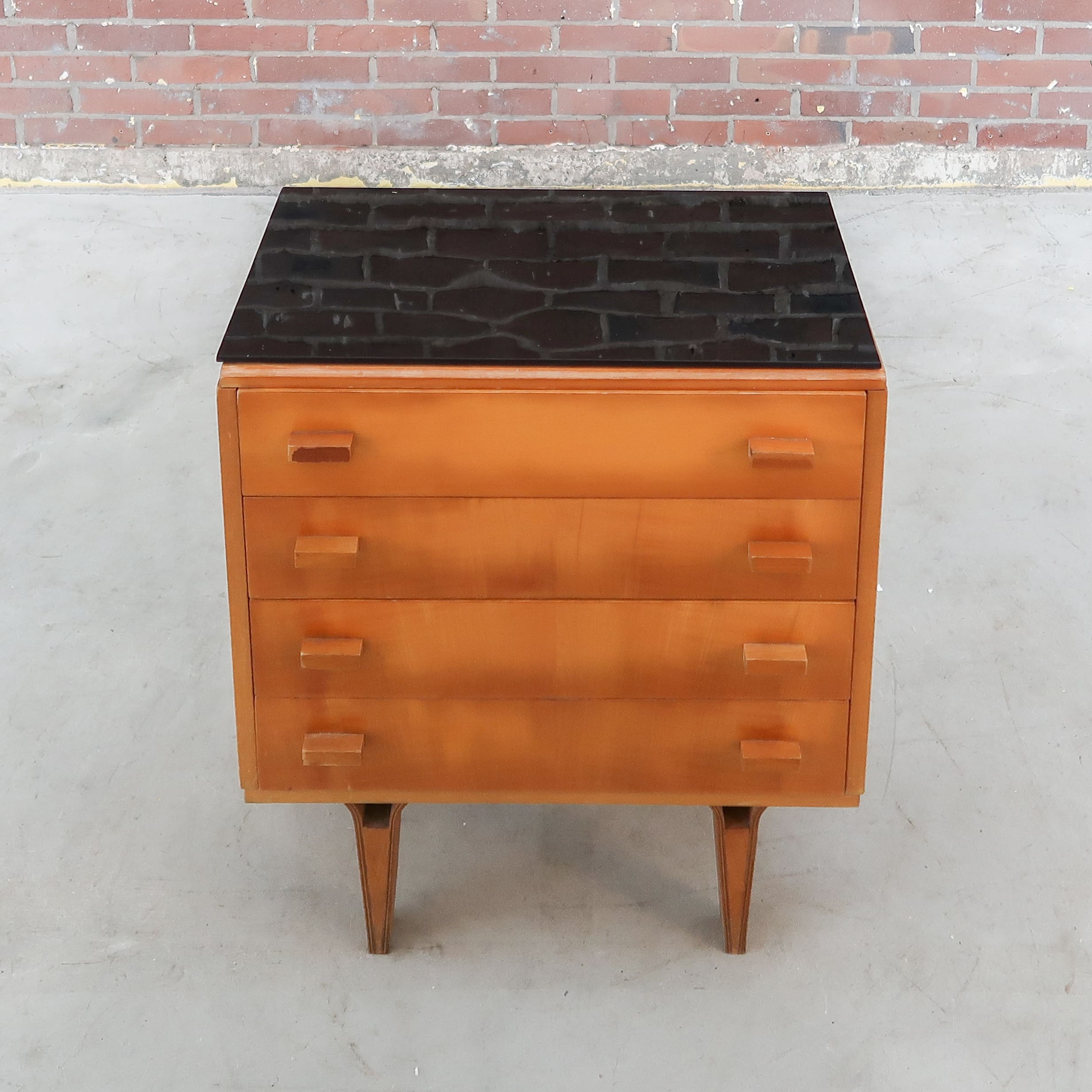 Vintage nachtkastje - Novy Domov - Afbeelding 2