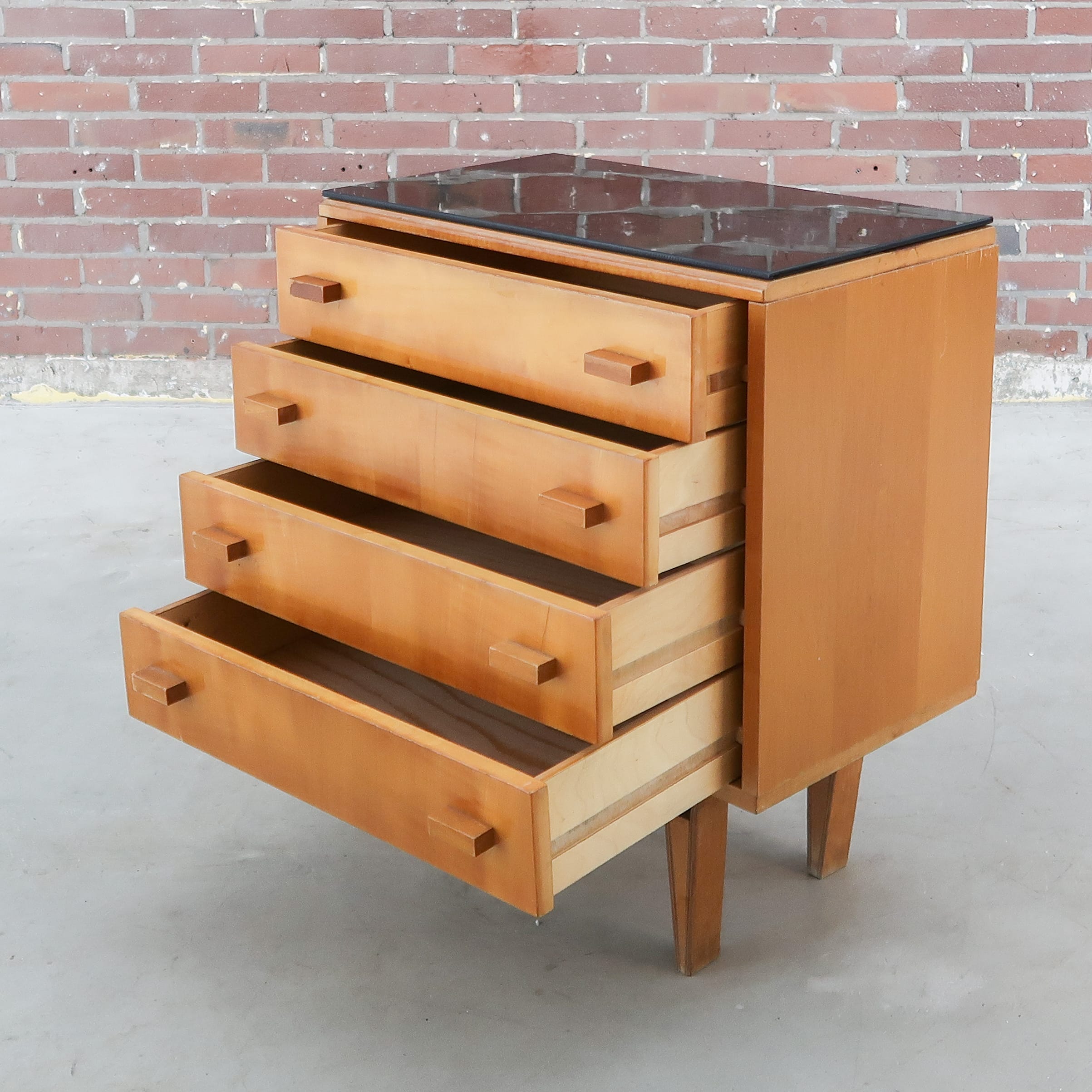 Vintage nachtkastje - Novy Domov - Afbeelding 4