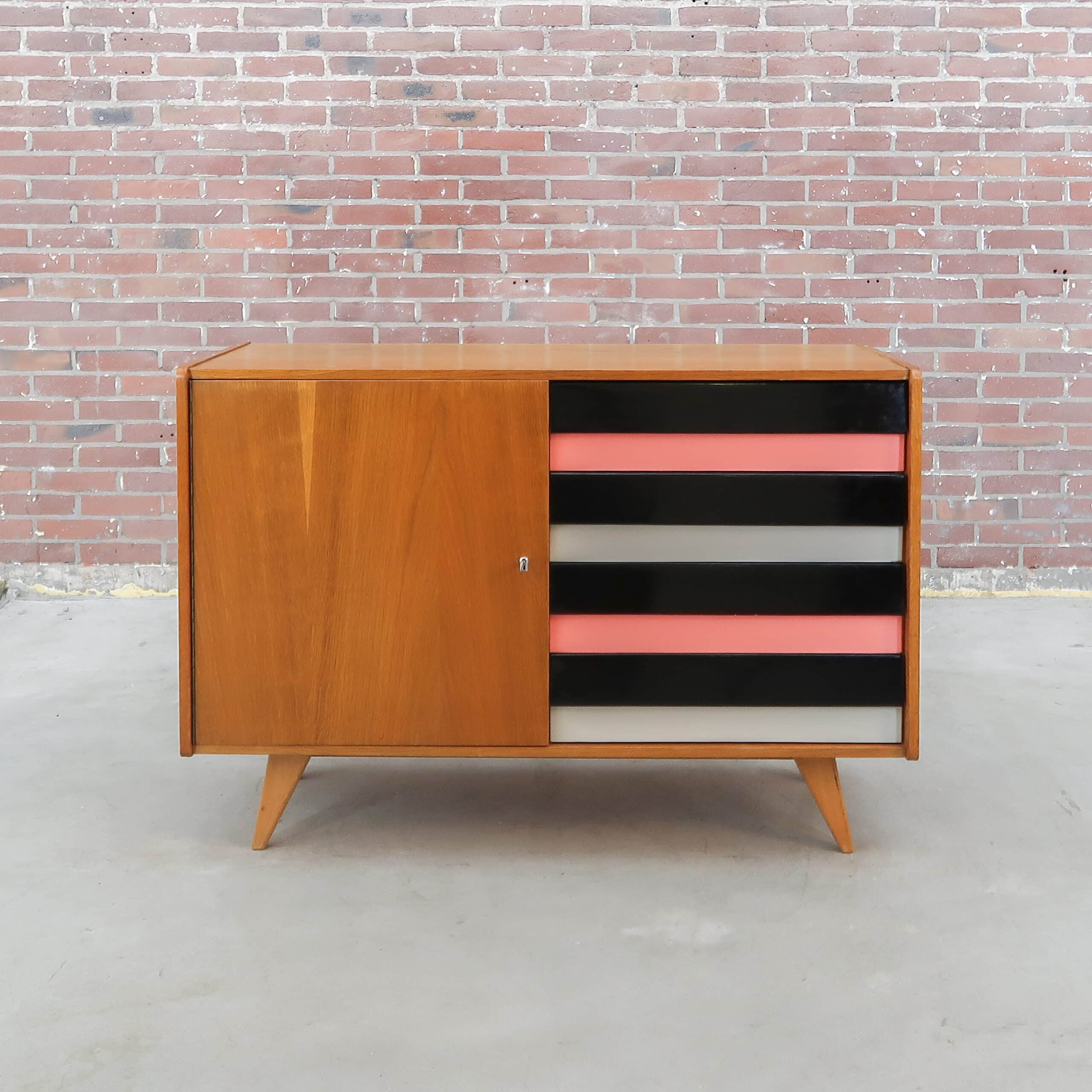 Vintage dressoir van Interiér Praha