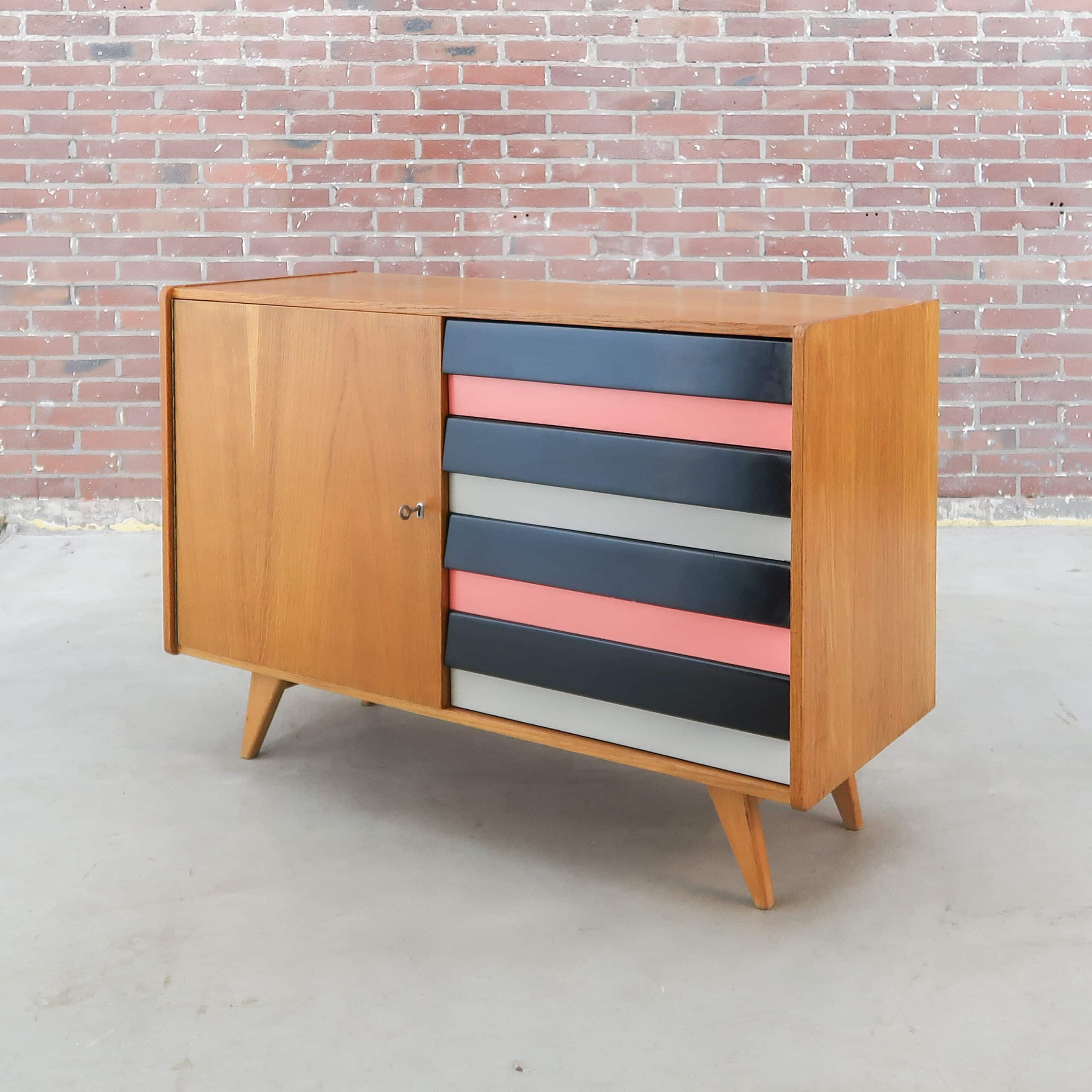 Vintage dressoir van Interiér Praha - Afbeelding 12