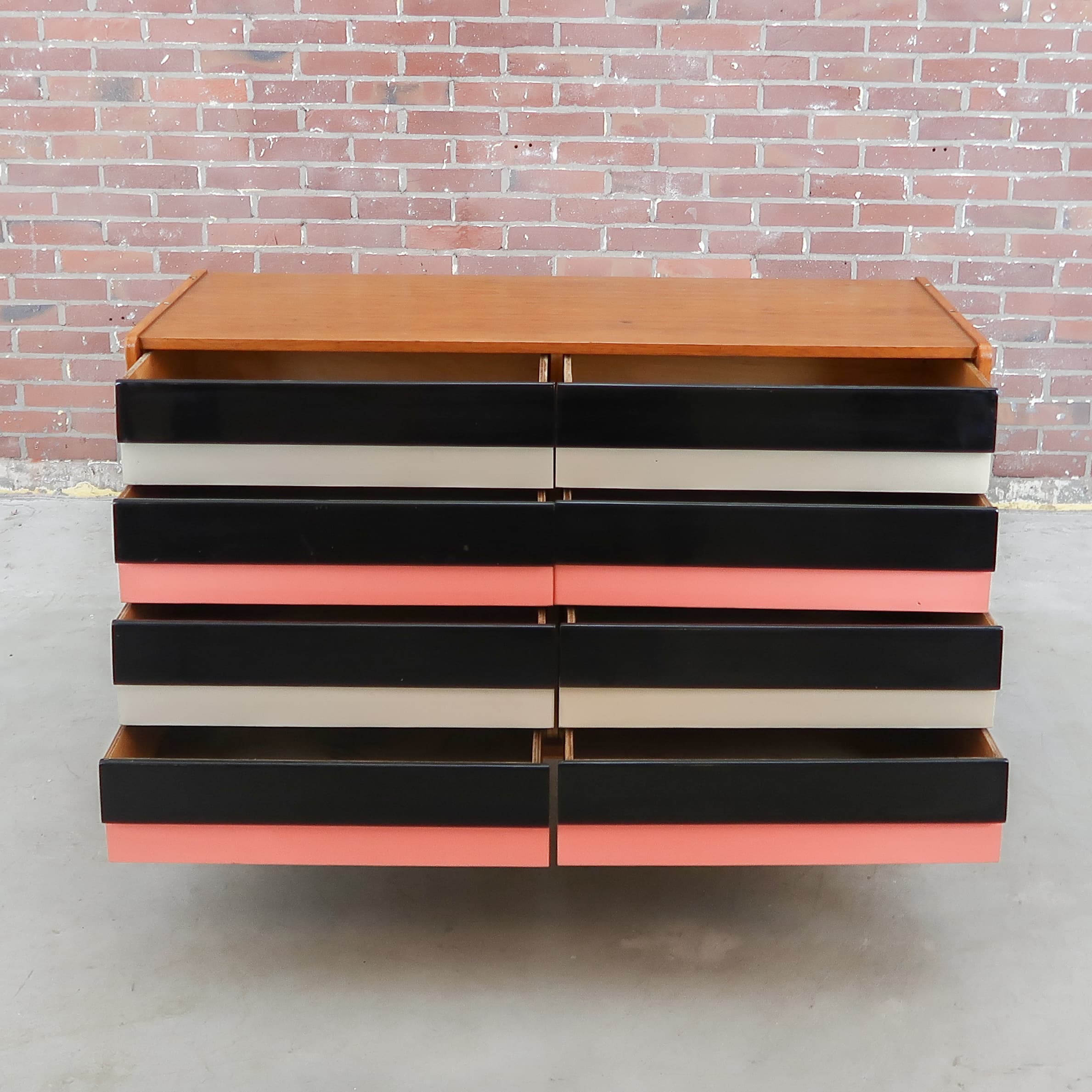 Vintage ladekast van Interiér Praha - Afbeelding 2