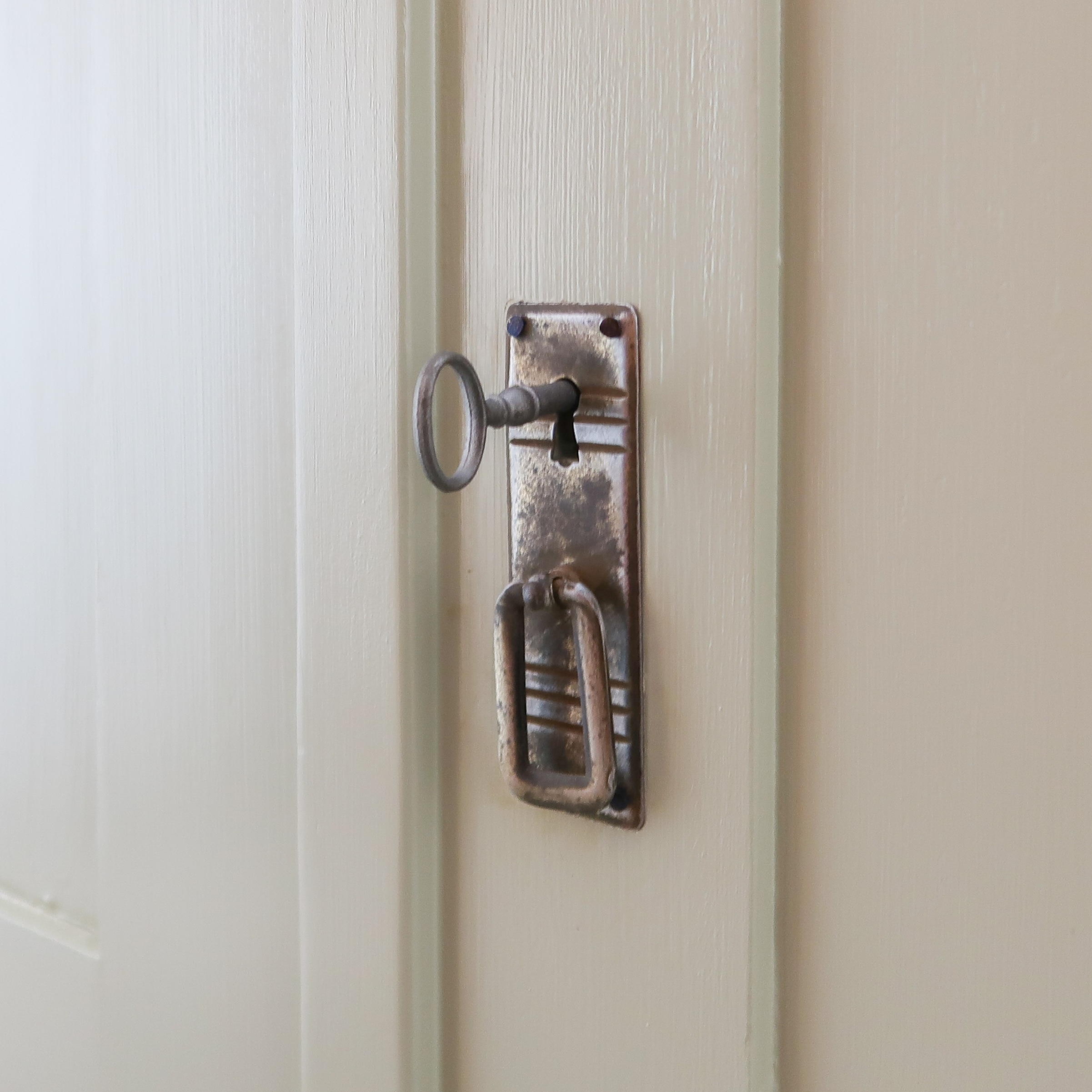 Brocante crème linnenkast - Afbeelding 5