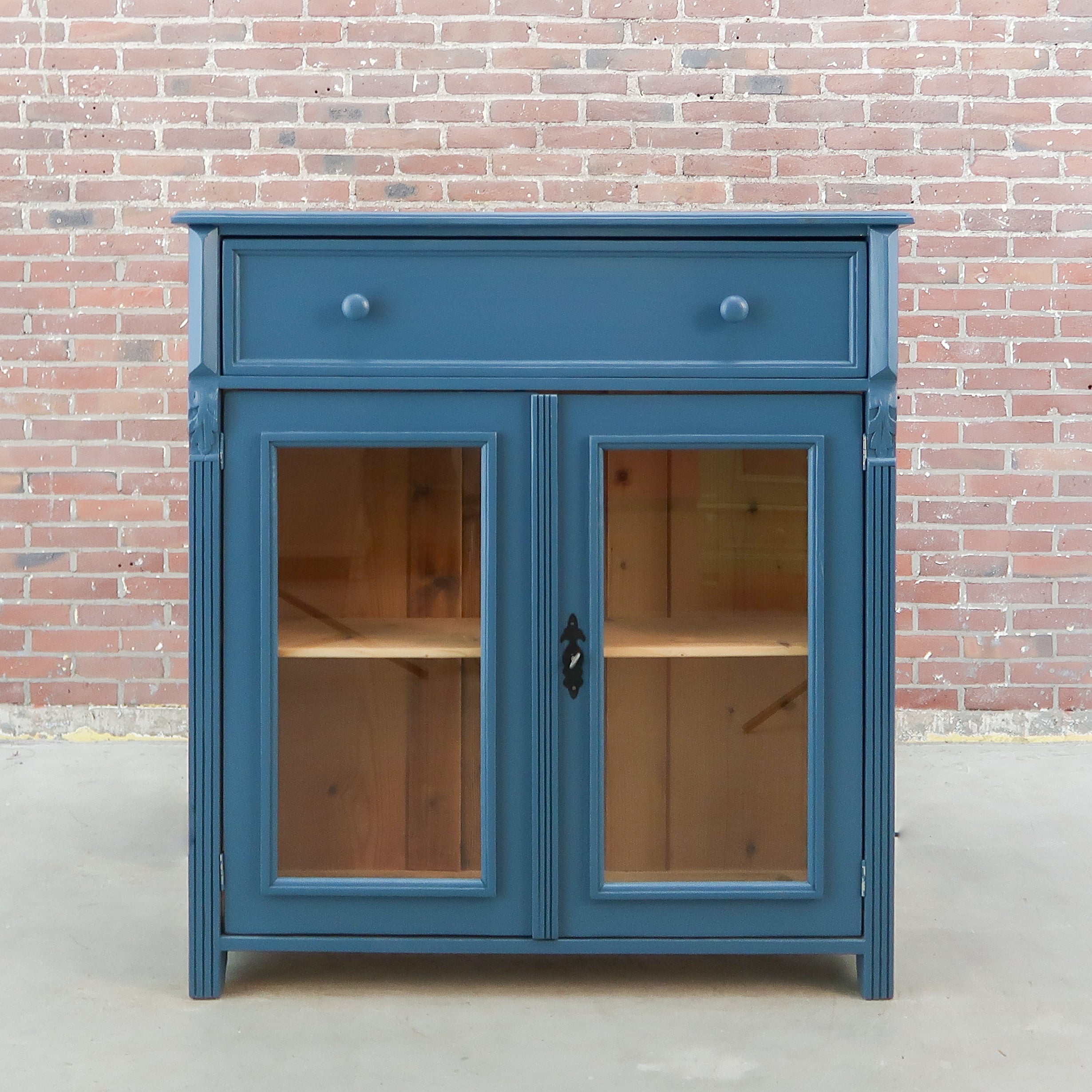 Brocante vitrinekastje