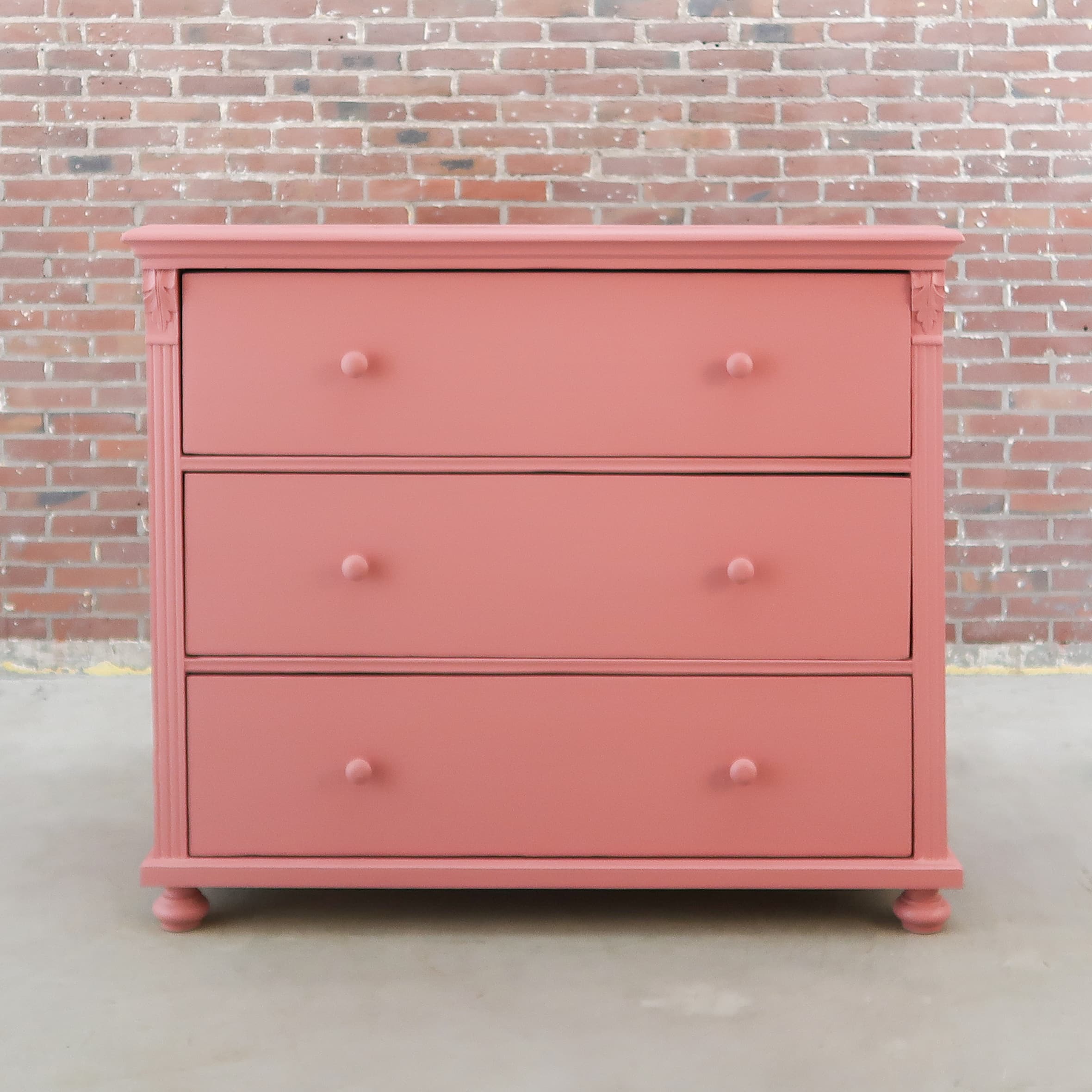 Brocante roze dressoir