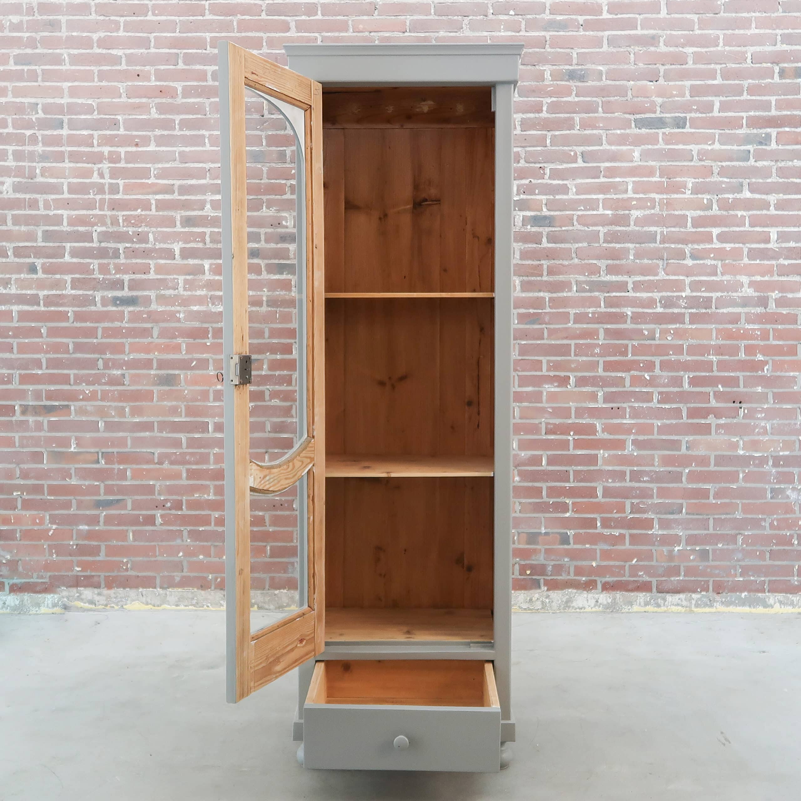 Grijze eendeurs vitrinekast - Afbeelding 2