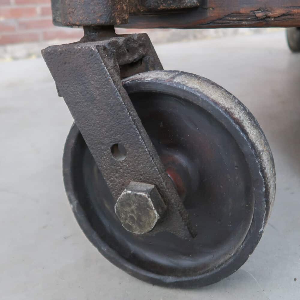 Grote industriële salontafel – Bild 6