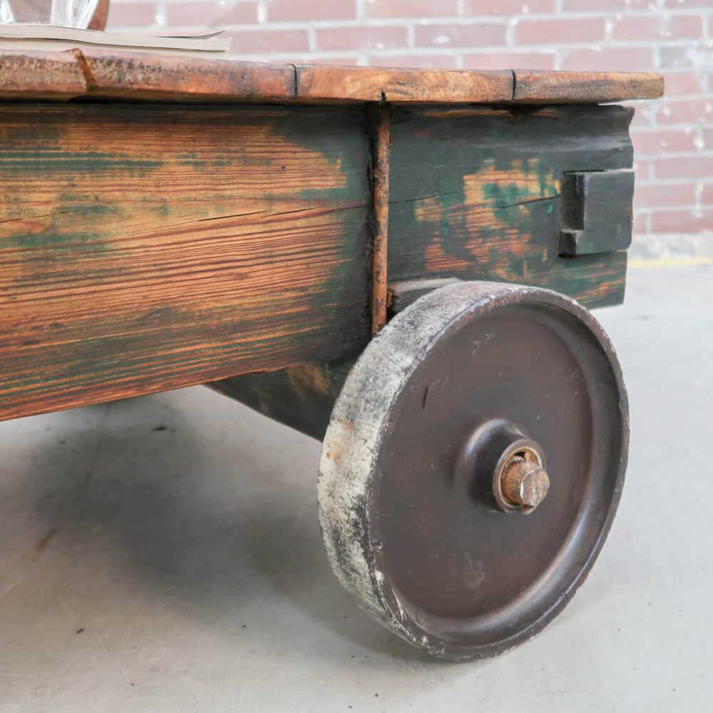 Grote industriële salontafel – Bild 8