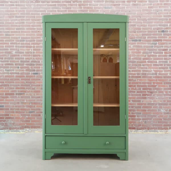 Brocante vitrinekast