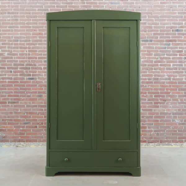 Brocante groene linnenkast