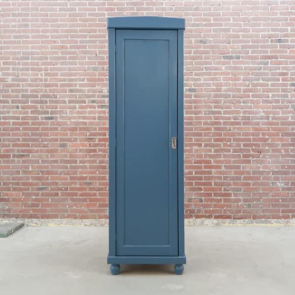 Eendeurs linnenkast