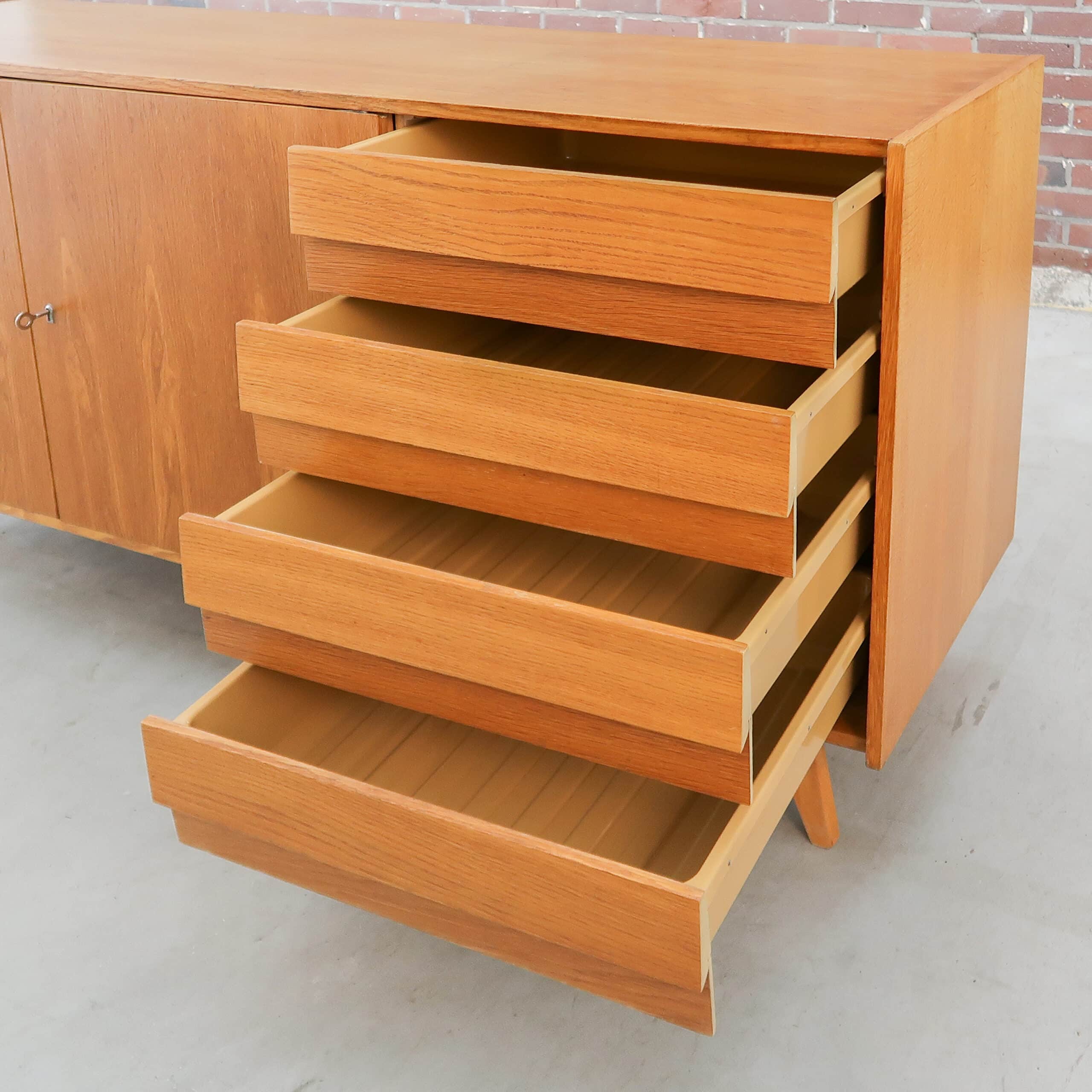 Vintage dressoir - Interier Praha - Afbeelding 3