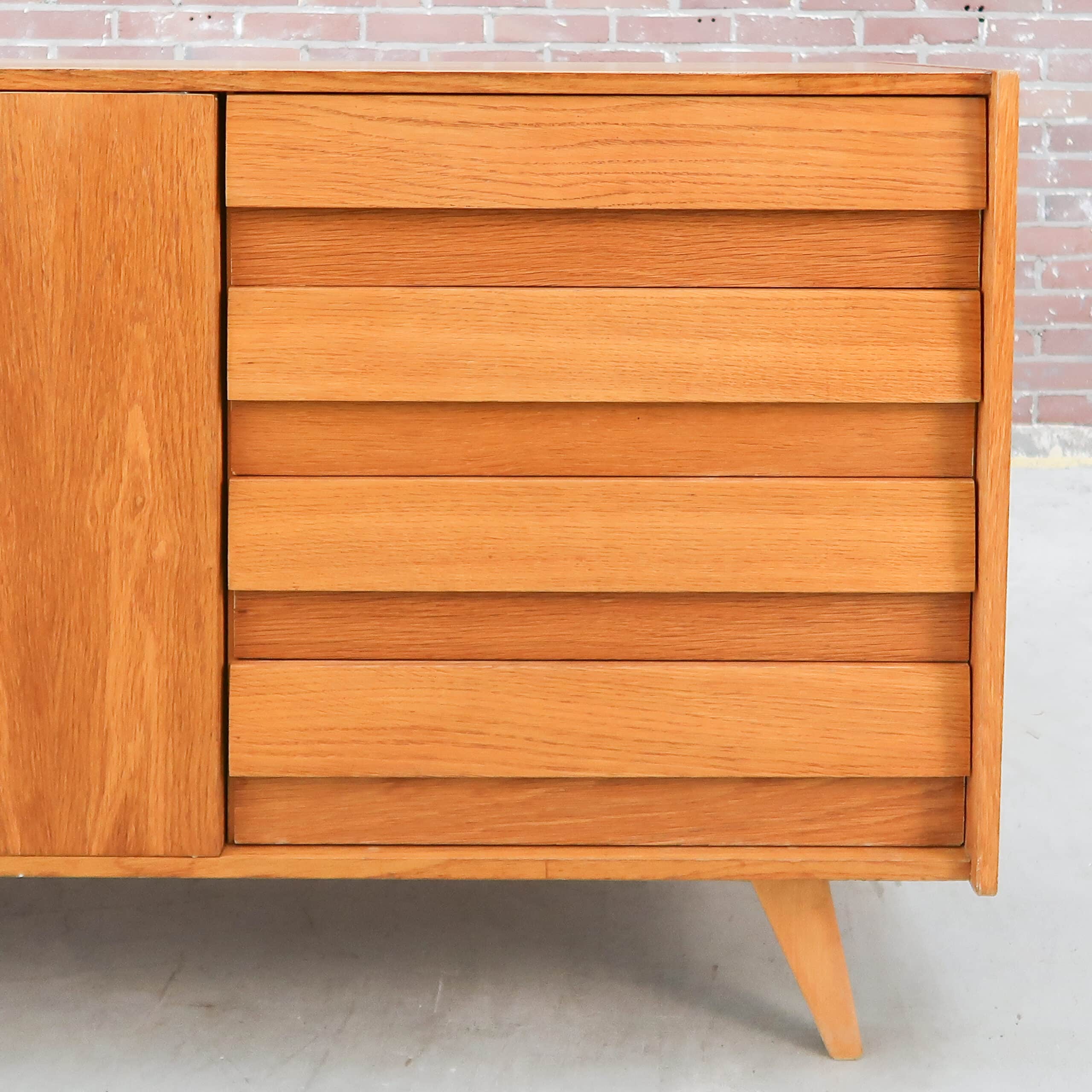 Vintage dressoir - Interier Praha - Afbeelding 8