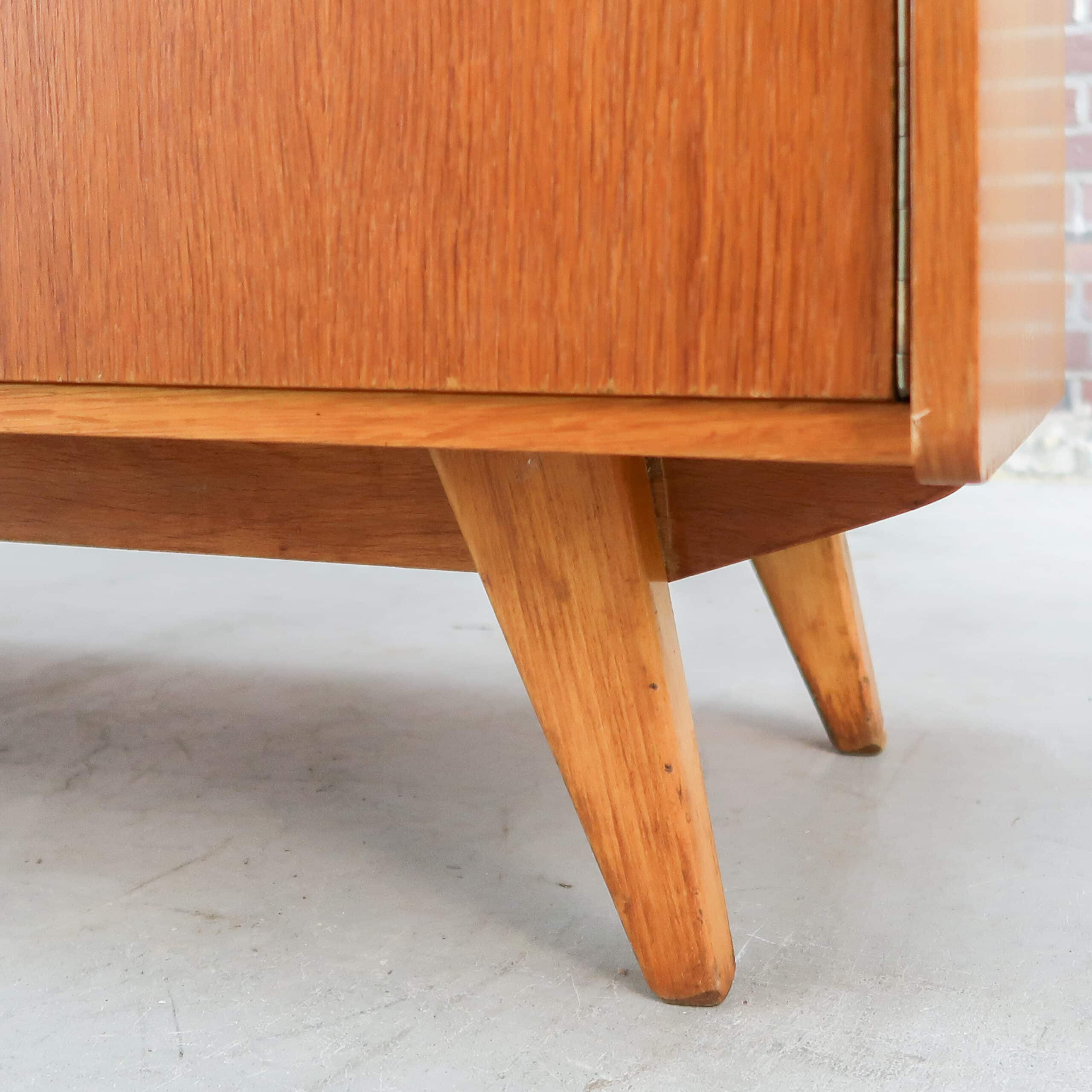 Vintage dressoir - Interier Praha - Afbeelding 6