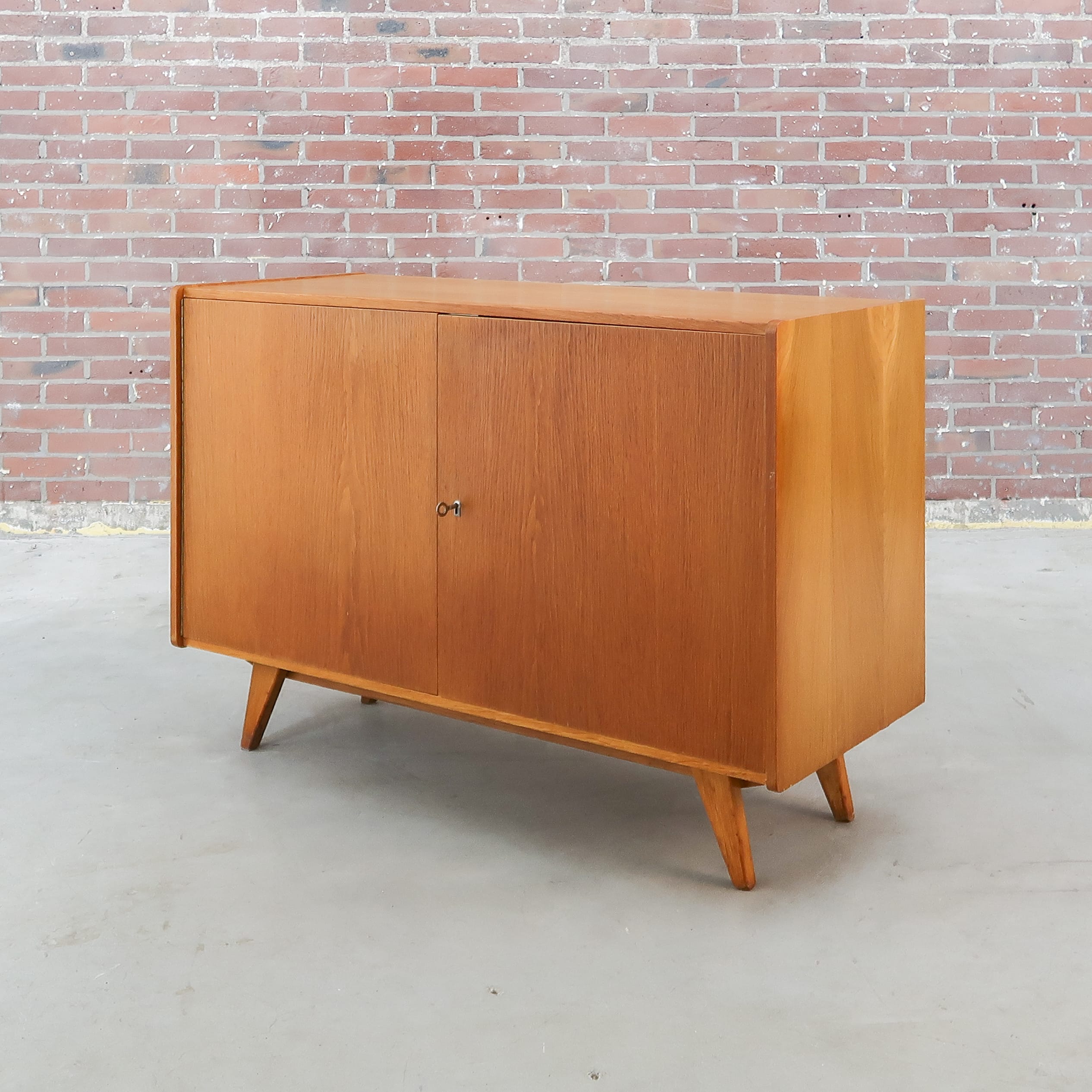 Vintage dressoir - Interier Praha - Afbeelding 8