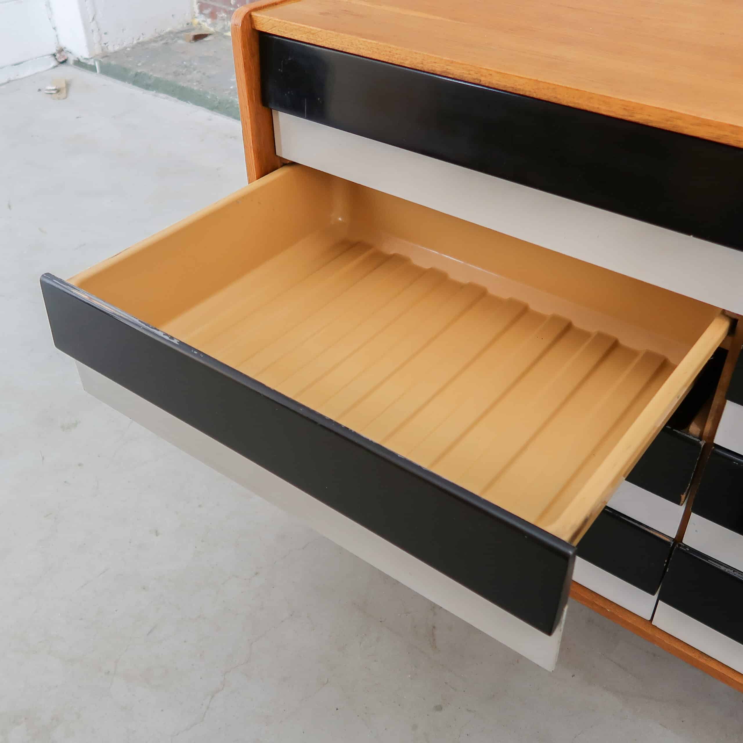 Vintage ladekast van Interiér Praha - Afbeelding 6