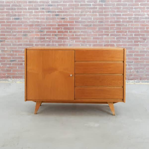 Mid-century dressoir van Jiří Jiroutek