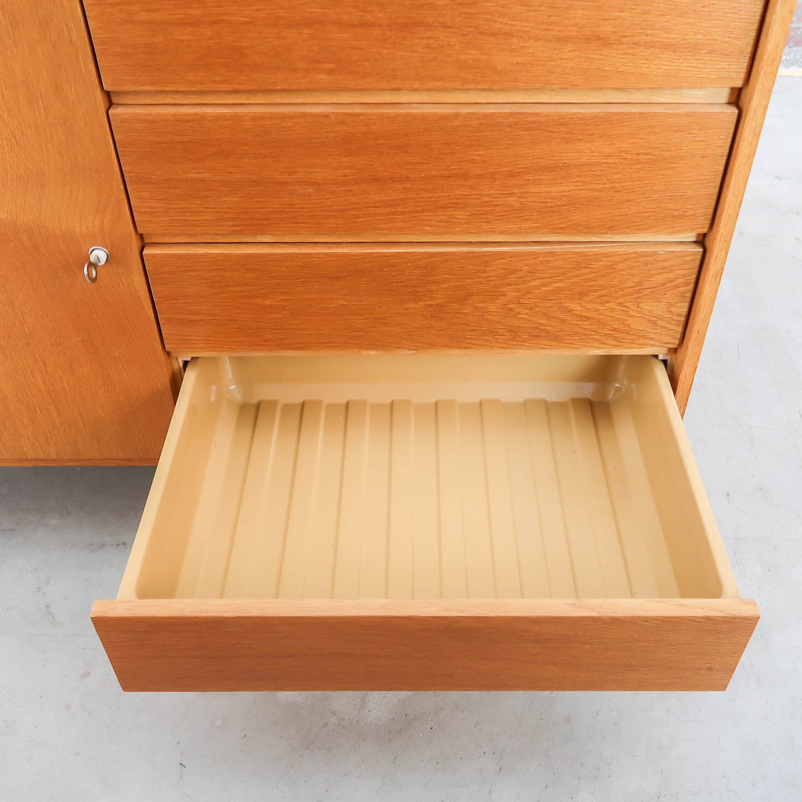Mid-century dressoir van Jiří Jiroutek - Afbeelding 5