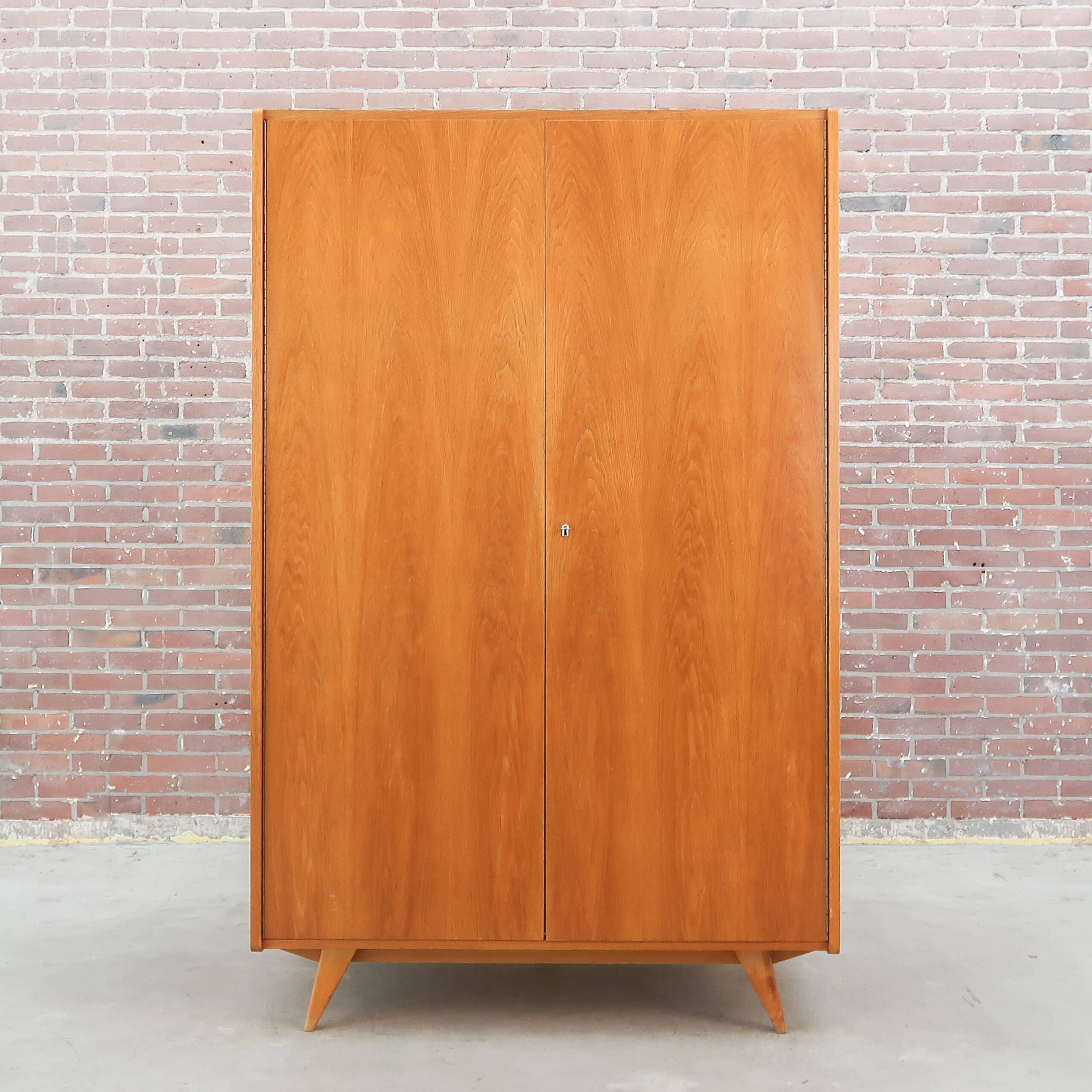 Vintage kledingkast - Mid century