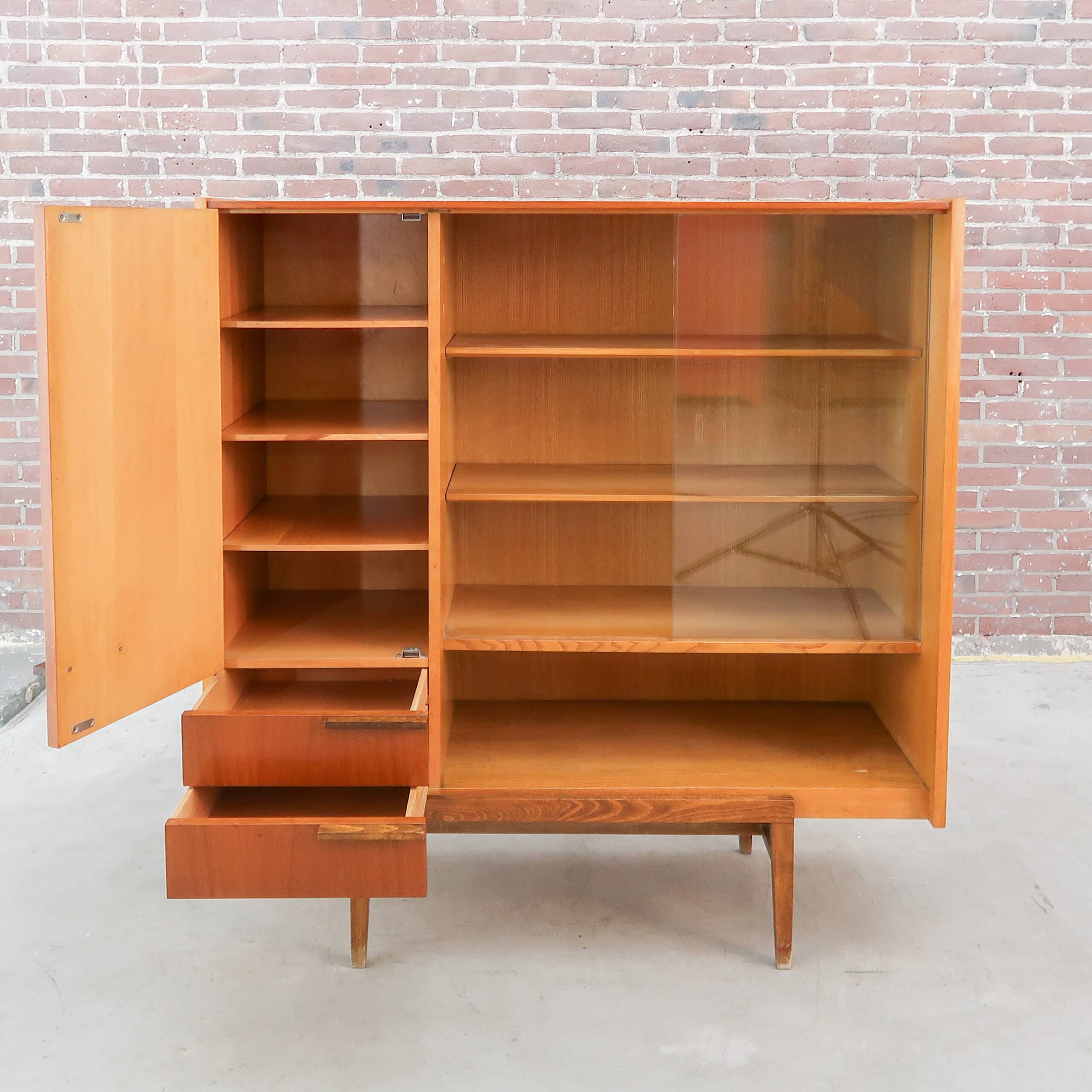 Vintage vitrinekast - UP Závody – Bild 3