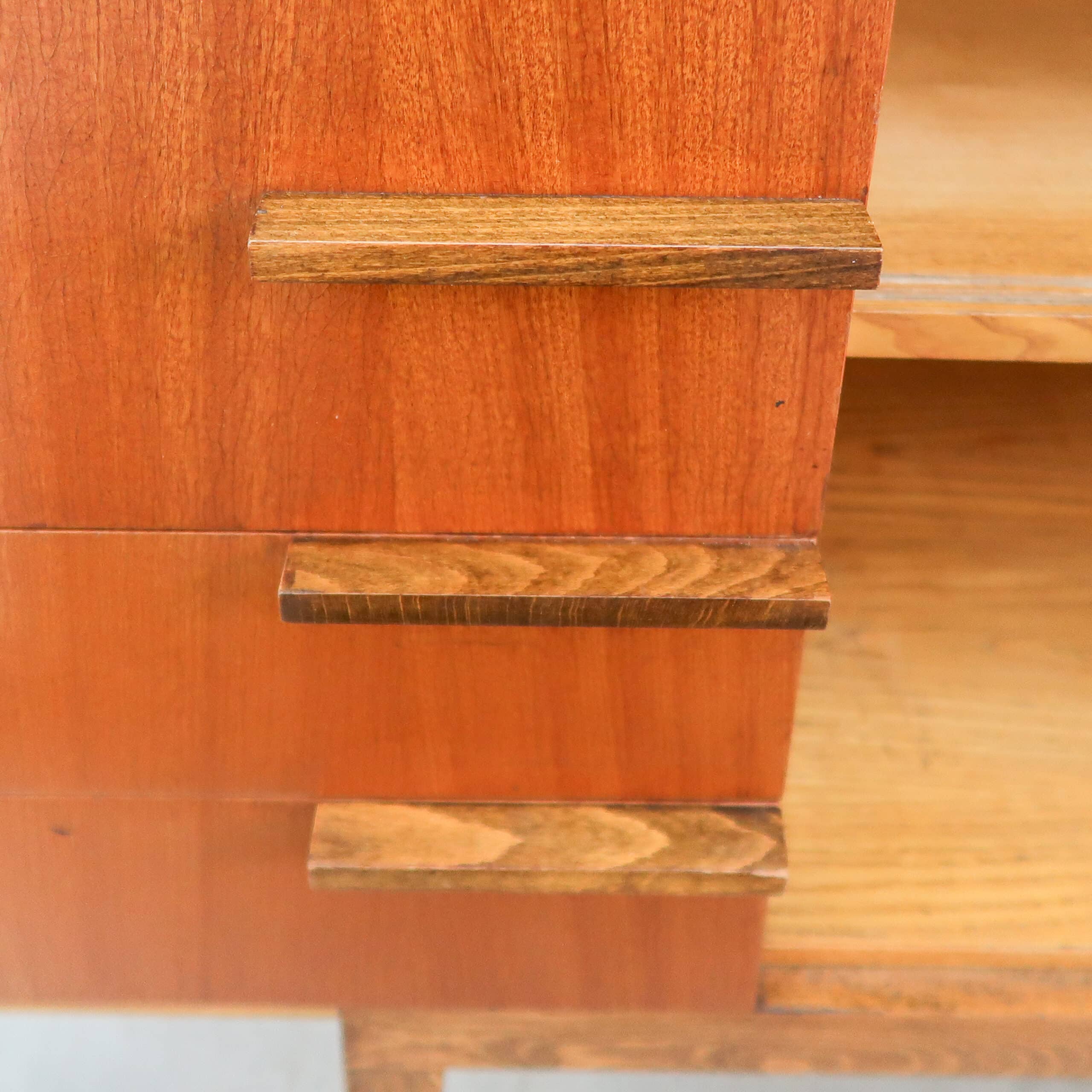 Vintage vitrinekast - UP Závody – Bild 7