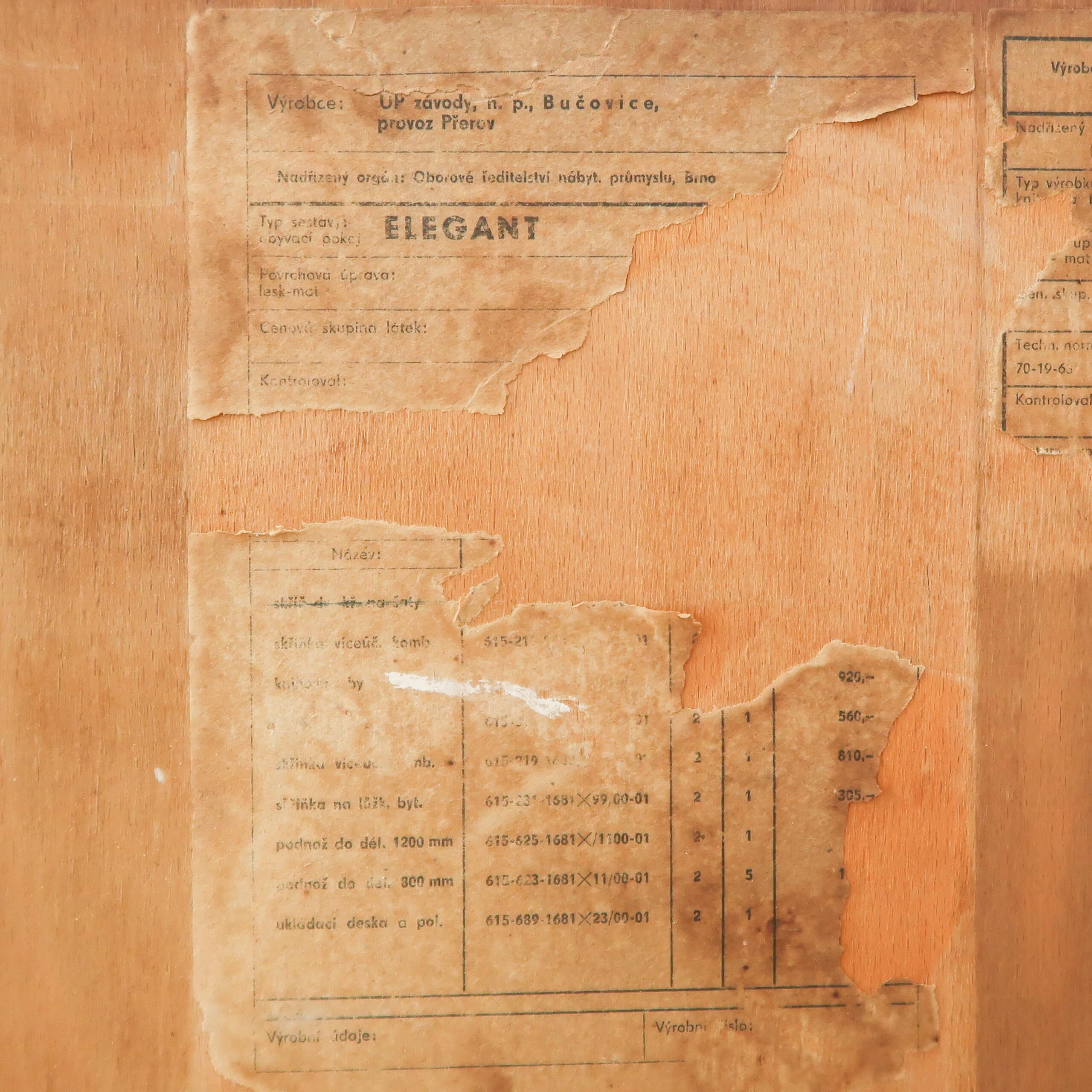 Vintage vitrinekast - UP Závody – Bild 11