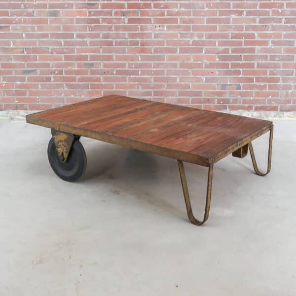 Industriële salontafel