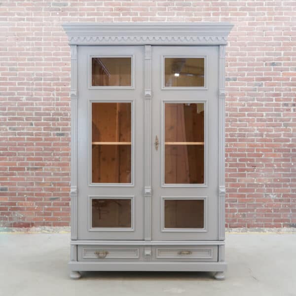Brocante vitrinekast