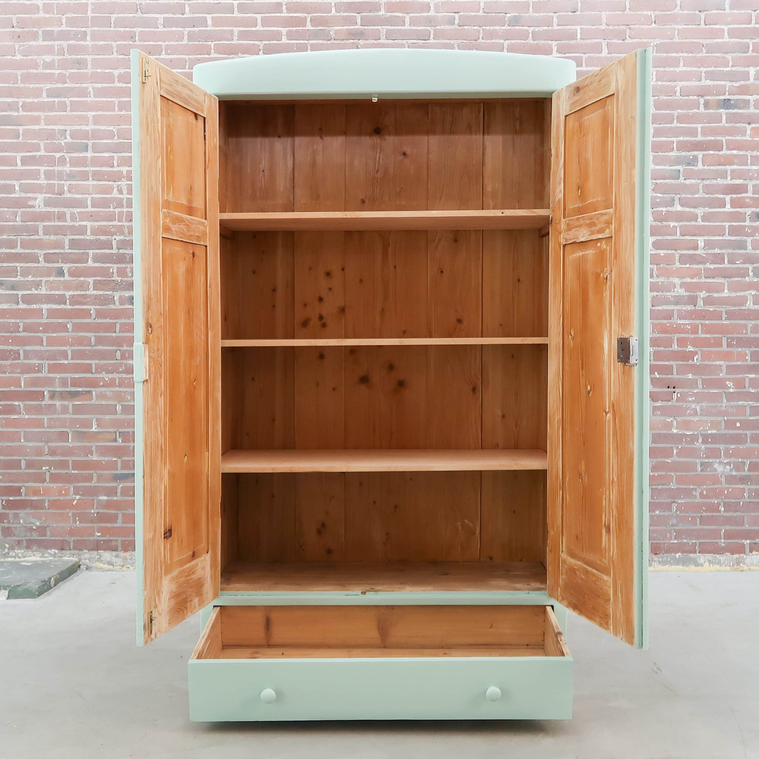 Zacht blauwe linnenkast – Bild 2