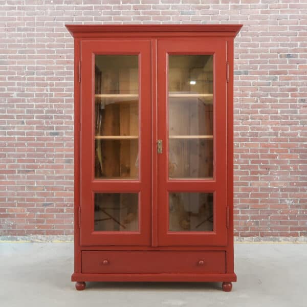 Brocante vitrinekast