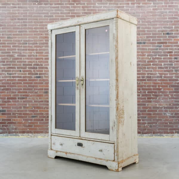 Brocante vitrinekast