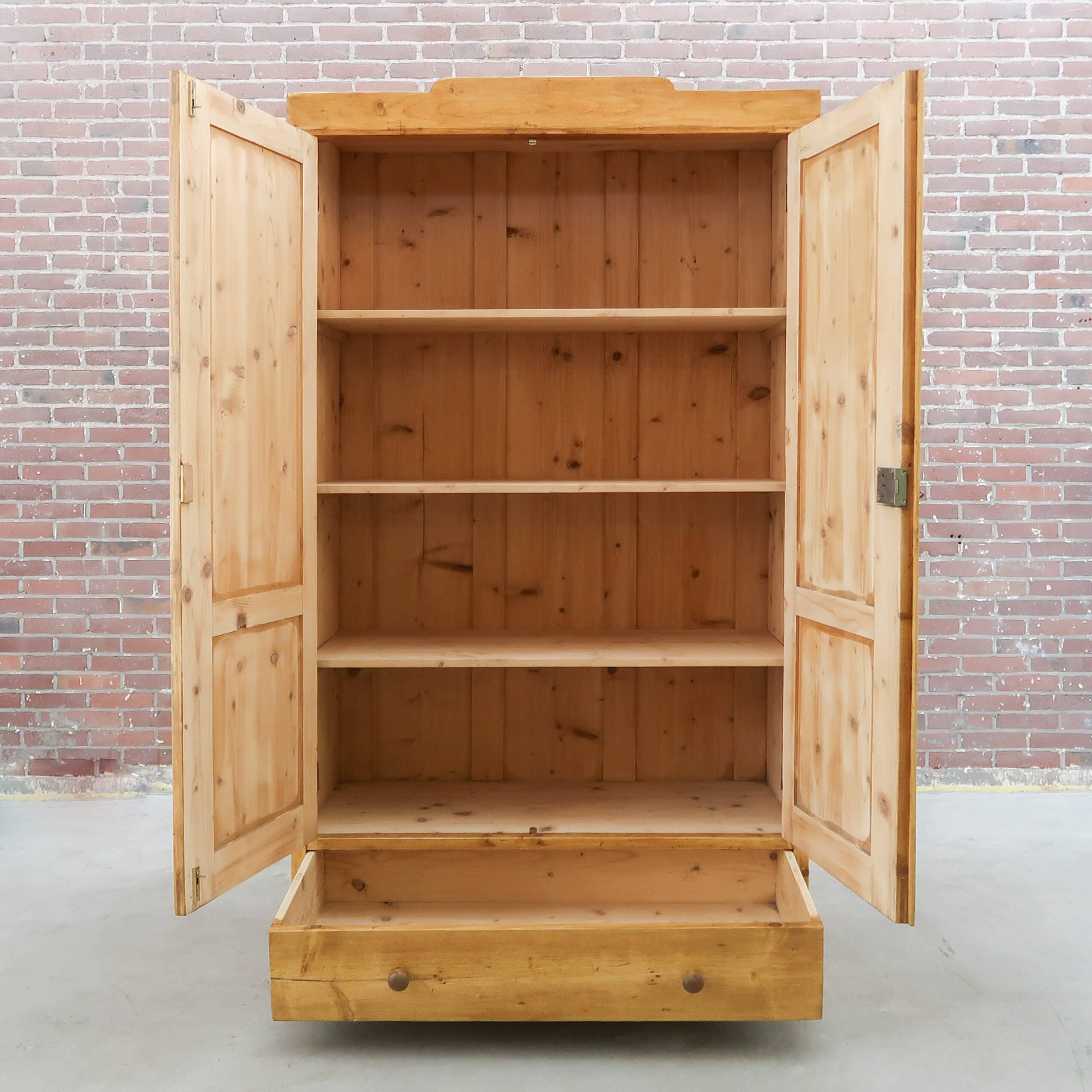 Antieke kledingkast - Afbeelding 2