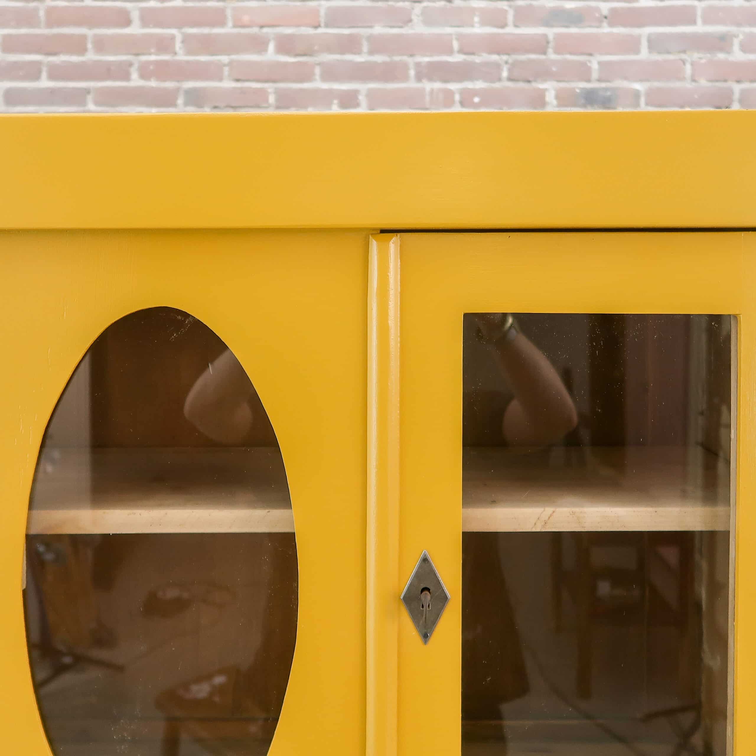 Brocante gele buffetkast - Afbeelding 4