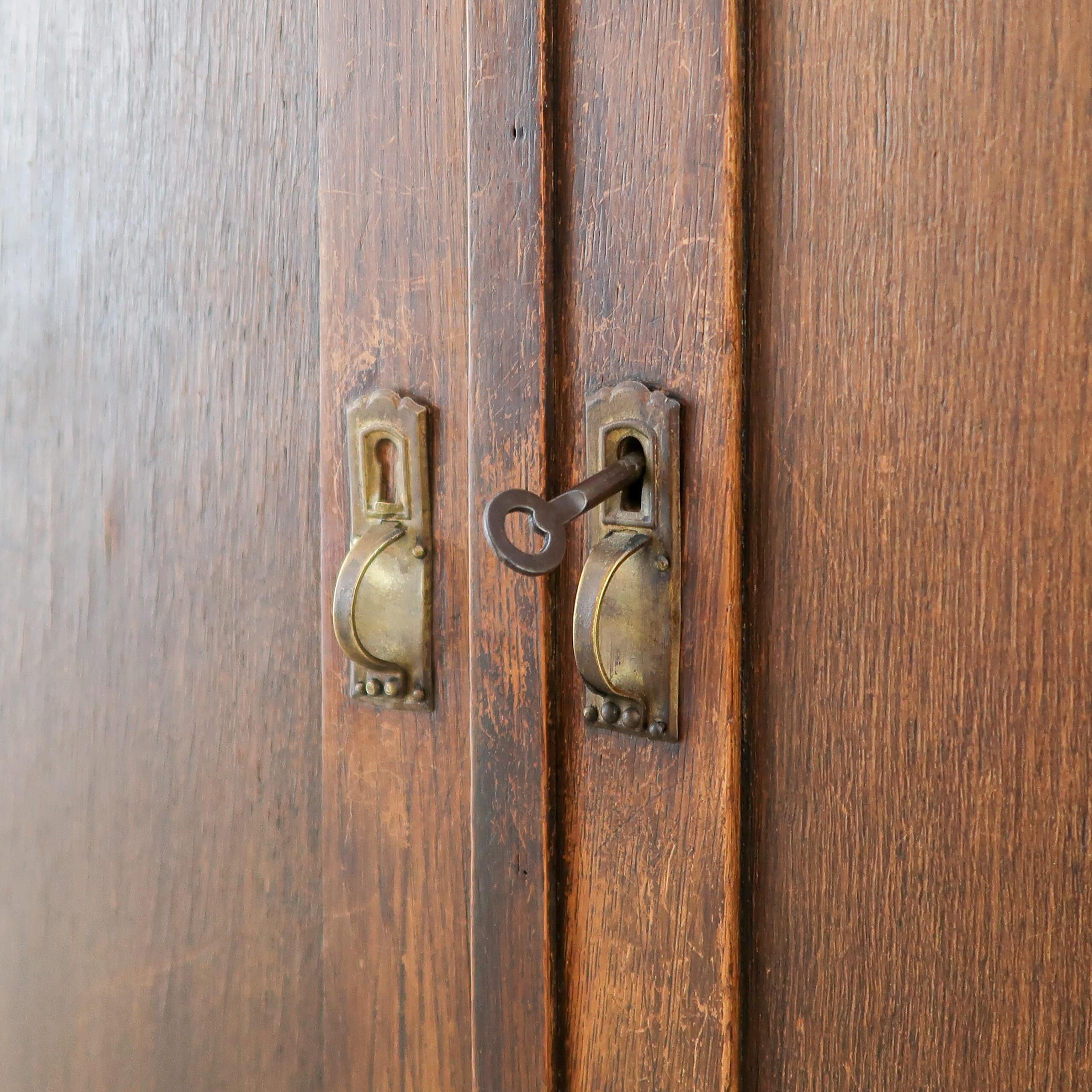 Antieke eikenhouten kast - Afbeelding 6