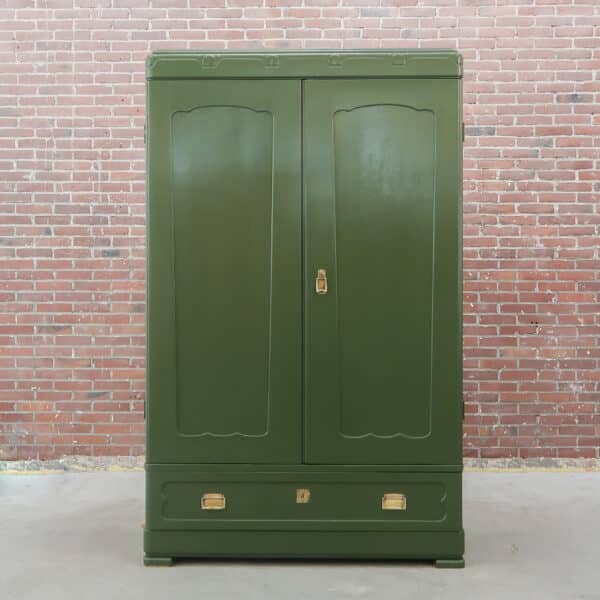 Brocante groene linnenkast