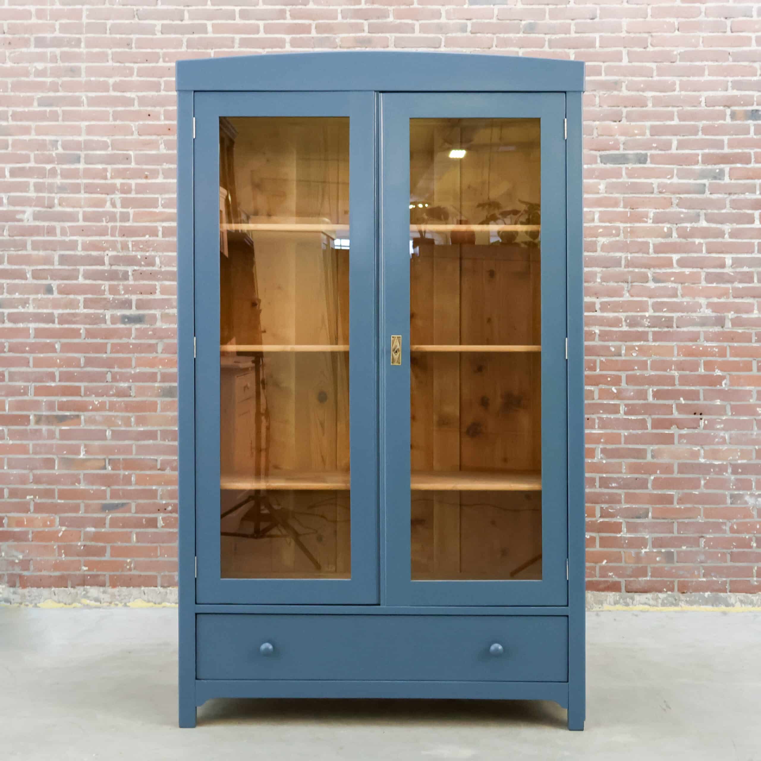 Brocante vitrinekast