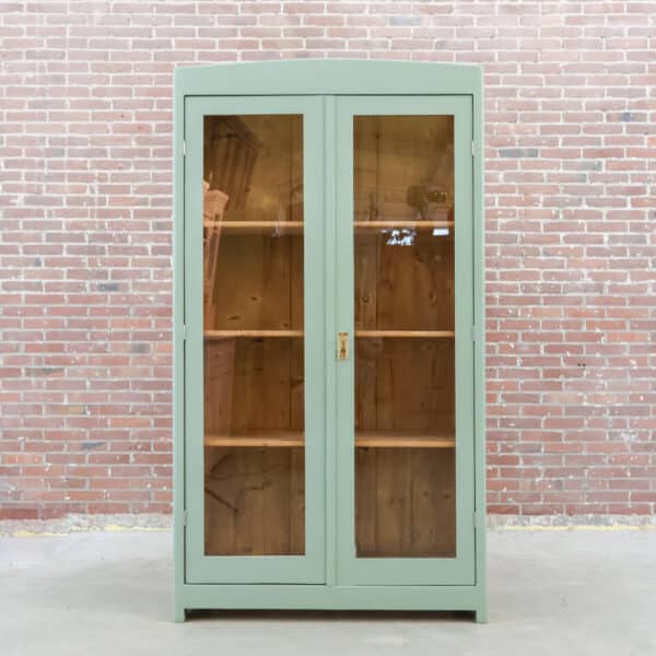 Brocante vitrinekast
