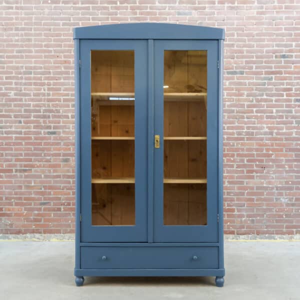 Brocante vitrinekast