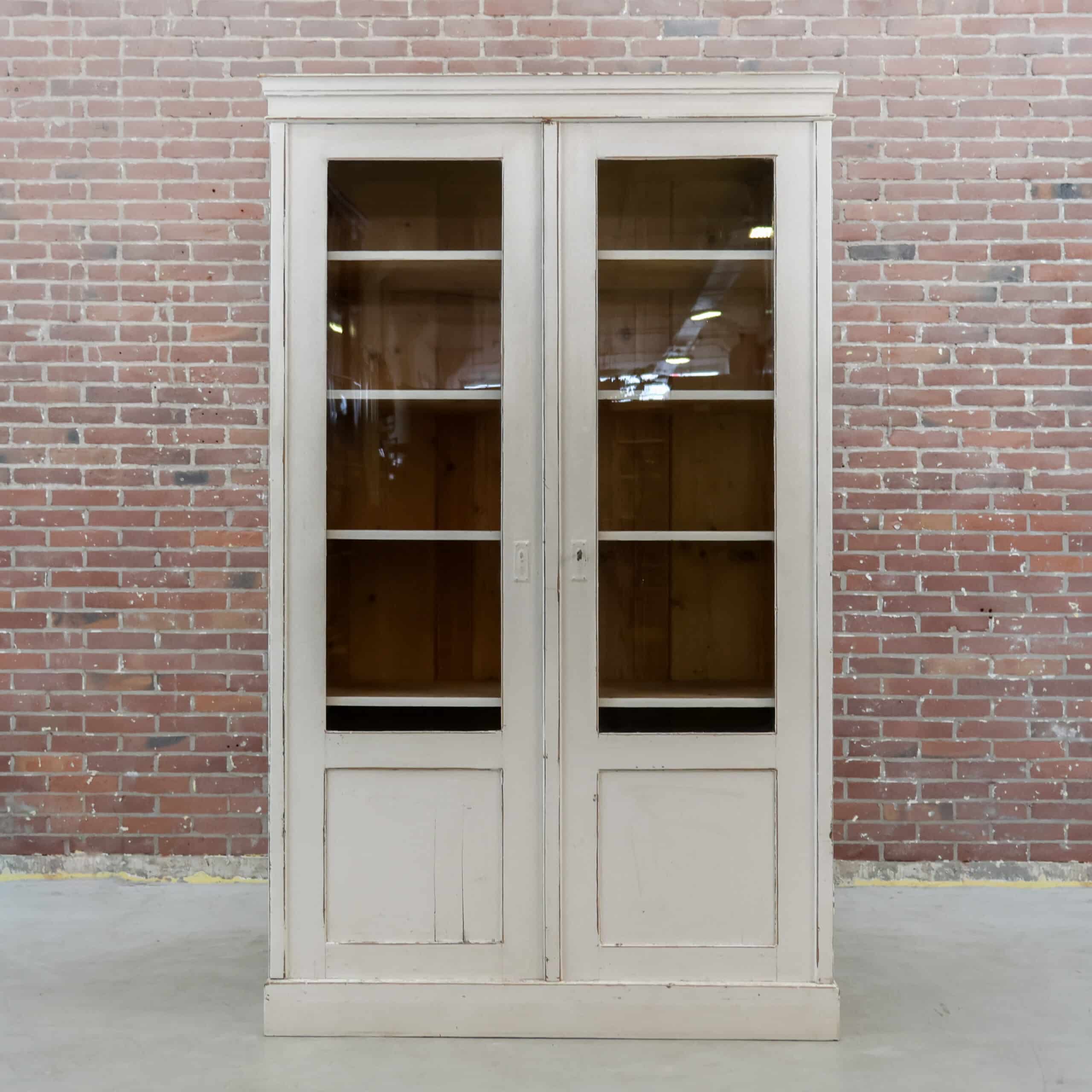 Brocante vitrinekast