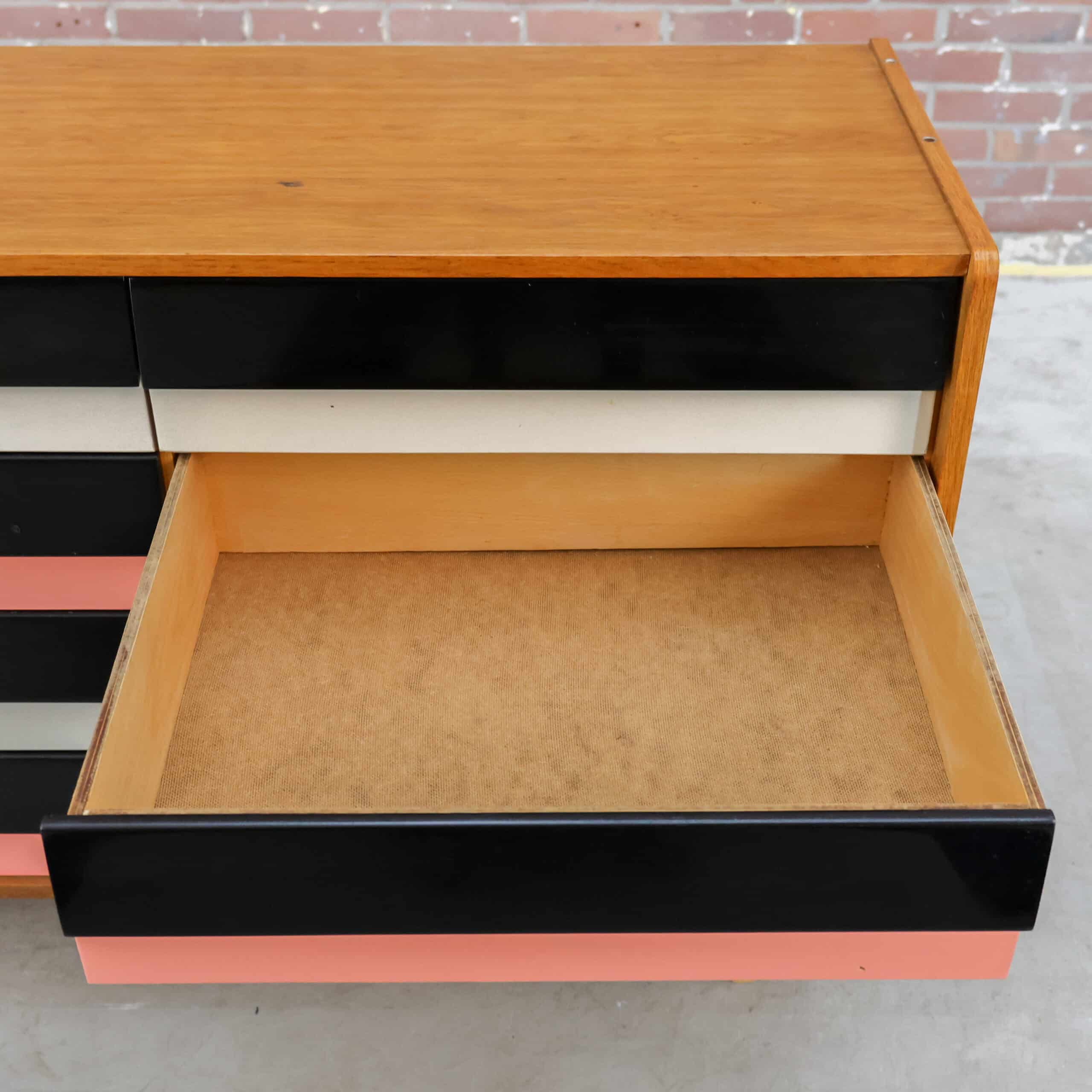 Vintage ladekast van Interiér Praha – Bild 9