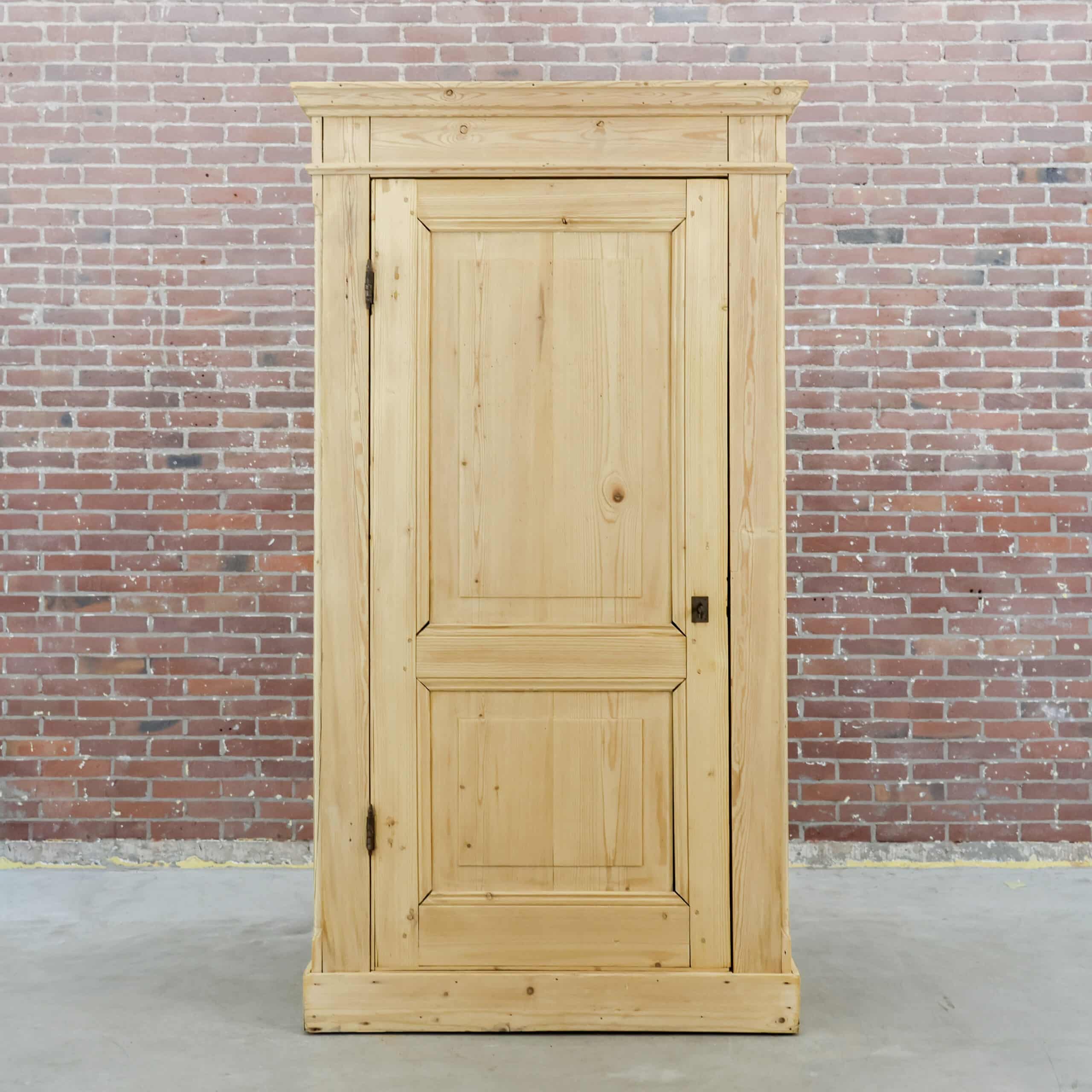 Grenen eendeurs kledingkast