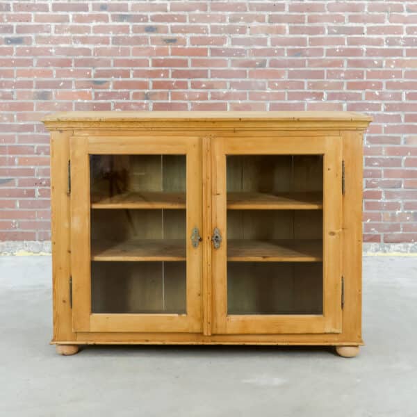 Brocante vitrinekastje