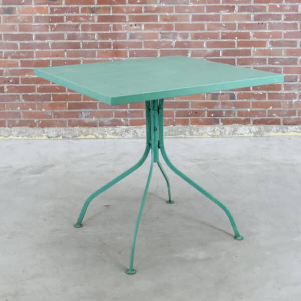 Metalen tuintafel