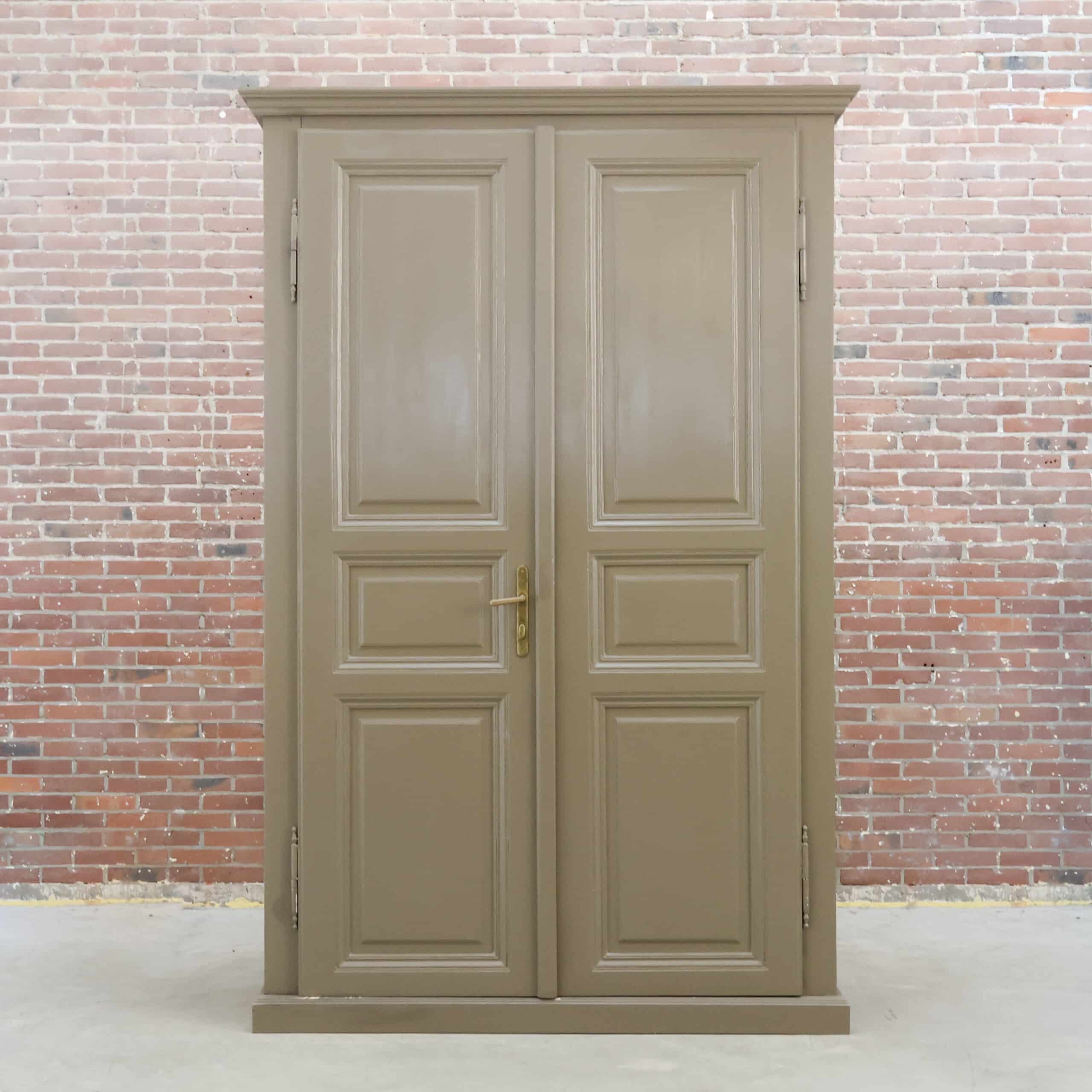 Hoge kast met ensuite deuren - demontabel