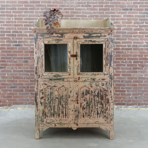 Brocante vitrinekast