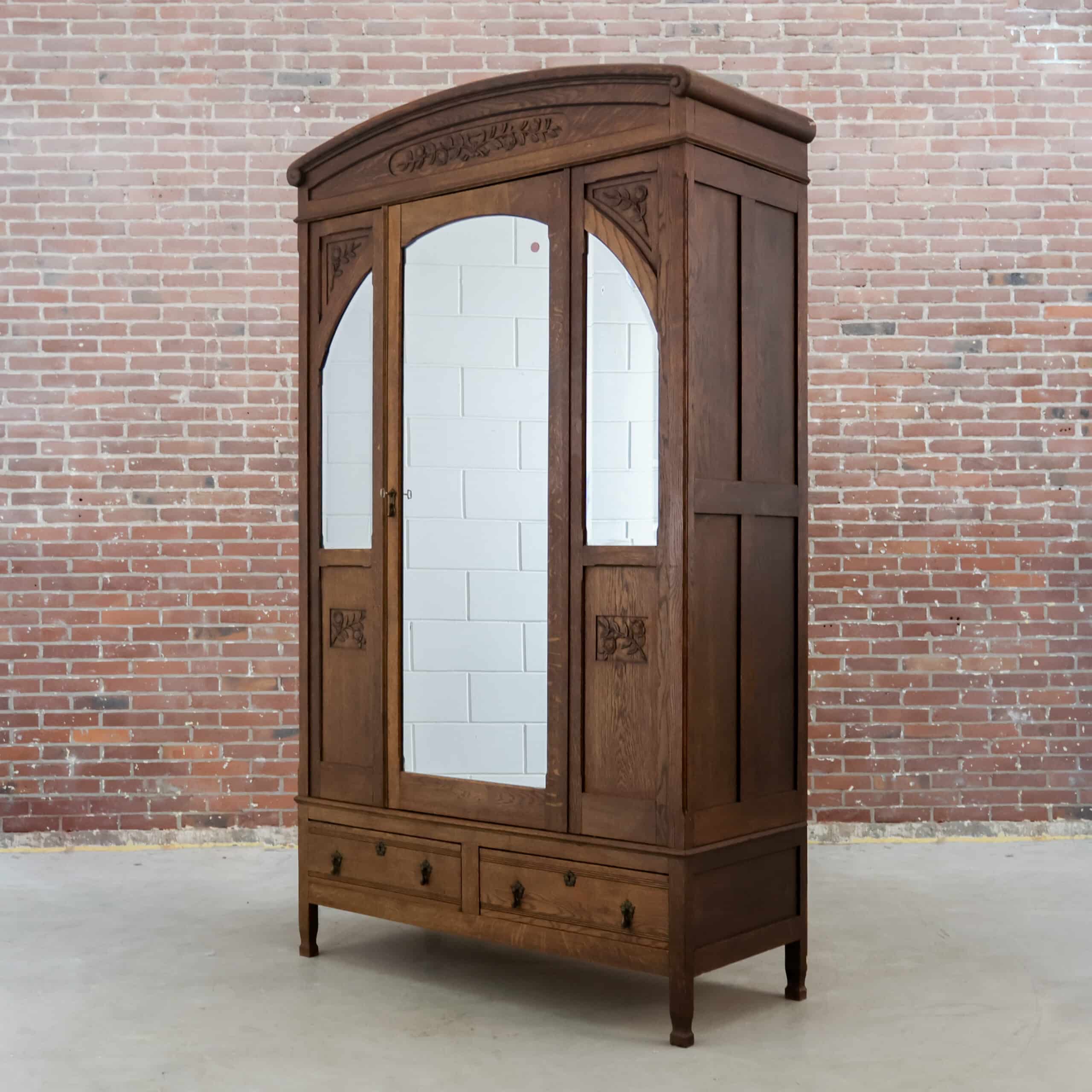 Jugendstil kledingkast